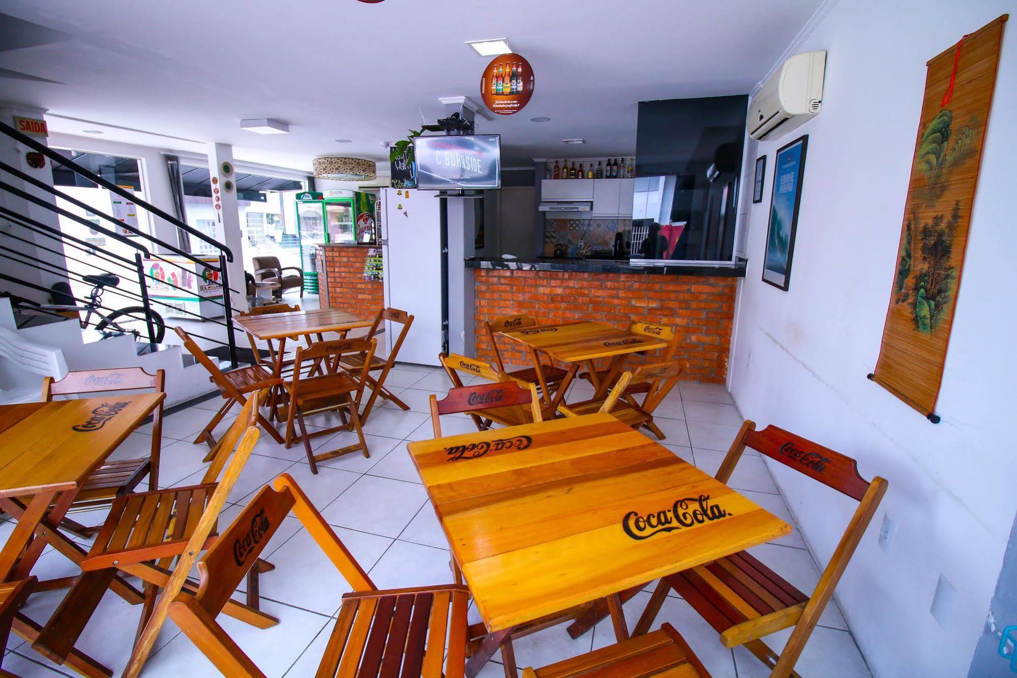 Positive Hostel Balneário Camboriú Exteriör bild